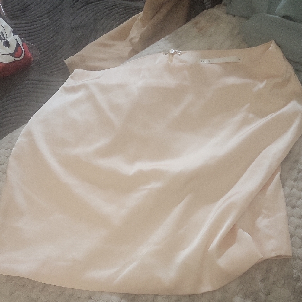 Elegant Women's Satin Skirt - Pale Pink